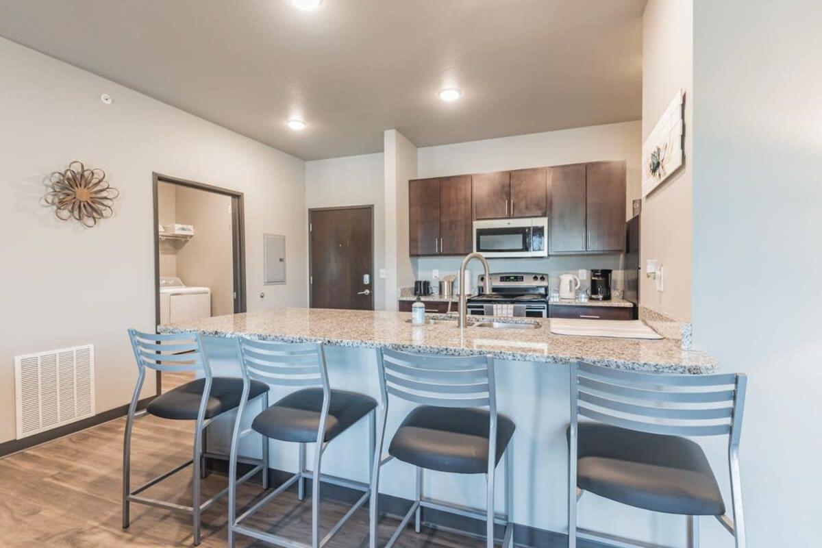 Spacious 2Br Suite Plus Patio Near Iowa State Ames Ngoại thất bức ảnh