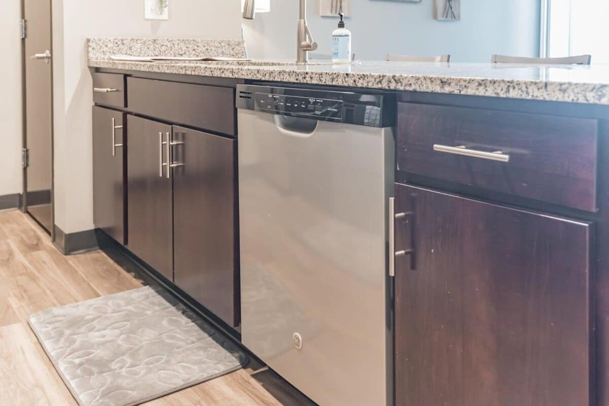 Spacious 2Br Suite Plus Patio Near Iowa State Ames Ngoại thất bức ảnh
