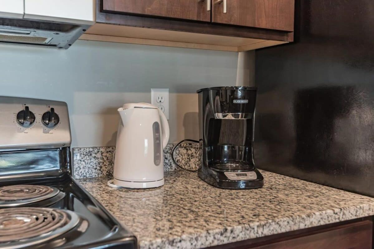 Spacious 2Br Suite Plus Patio Near Iowa State Ames Ngoại thất bức ảnh