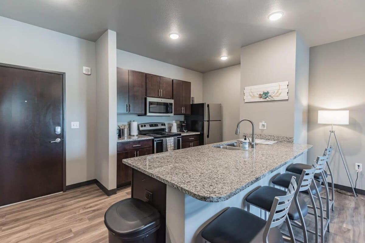 Spacious 2Br Suite Plus Patio Near Iowa State Ames Ngoại thất bức ảnh