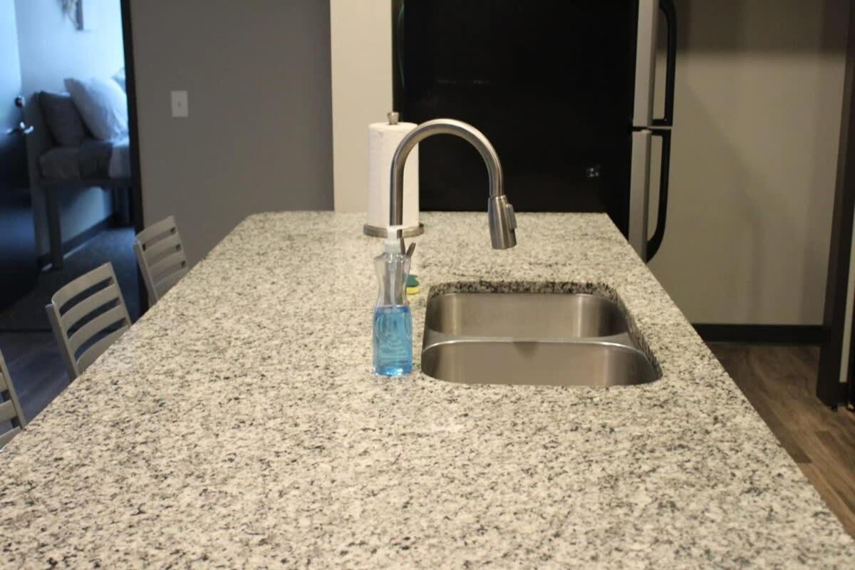 Spacious 2Br Suite Plus Patio Near Iowa State Ames Ngoại thất bức ảnh