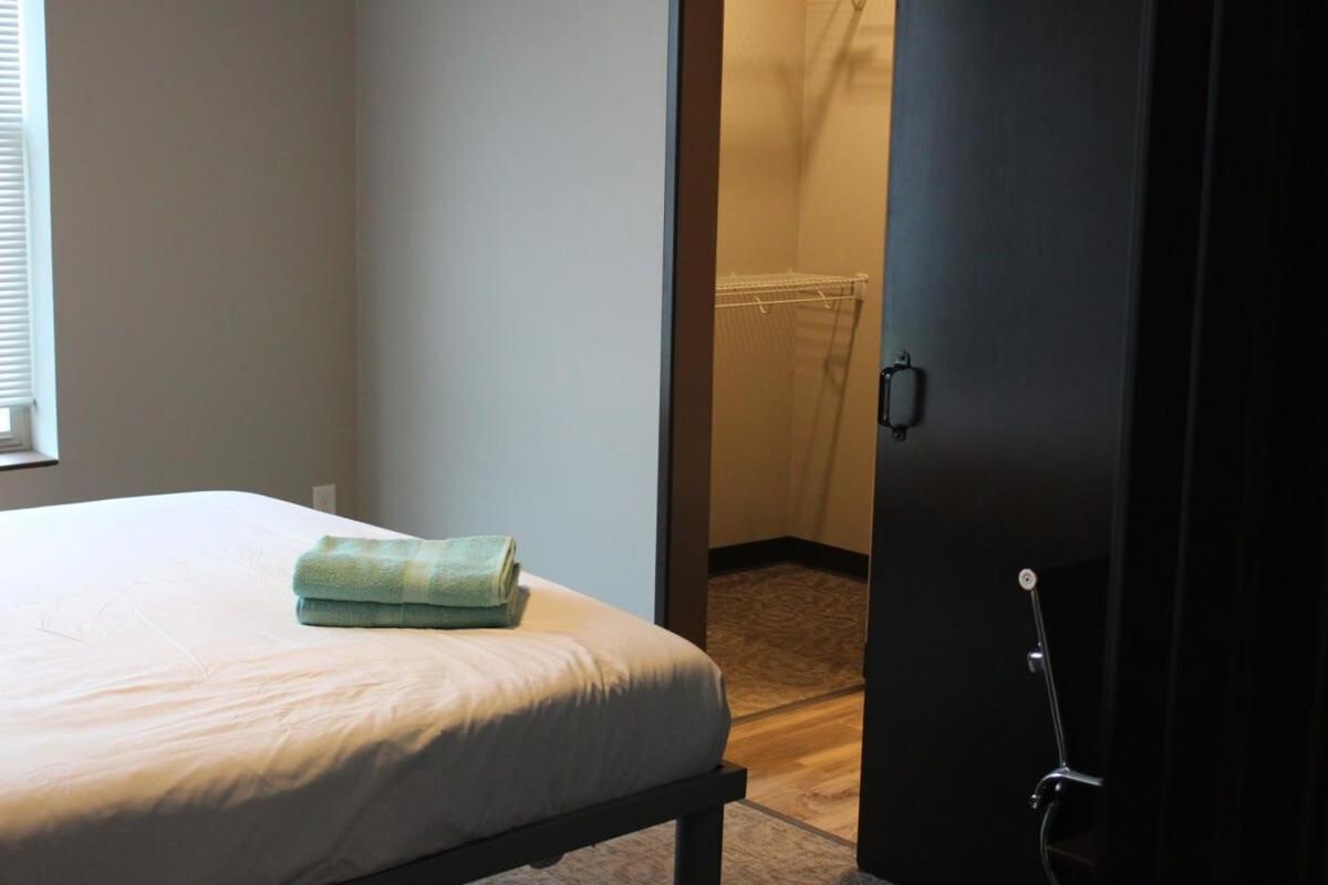 Spacious 2Br Suite Plus Patio Near Iowa State Ames Ngoại thất bức ảnh