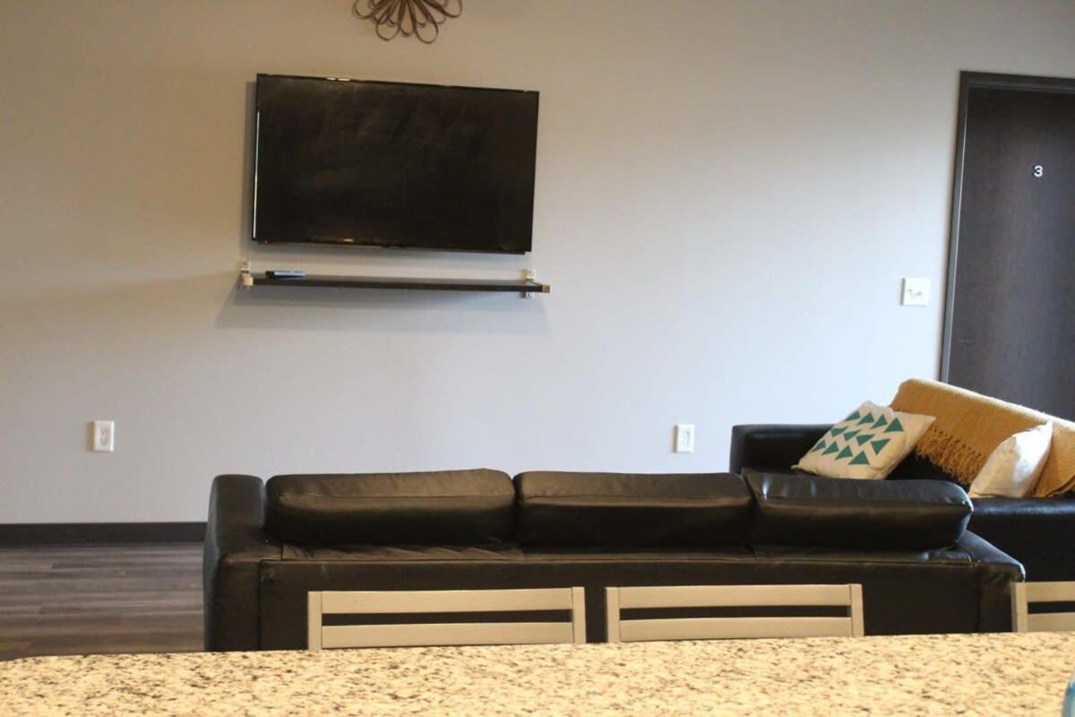 Spacious 2Br Suite Plus Patio Near Iowa State Ames Ngoại thất bức ảnh