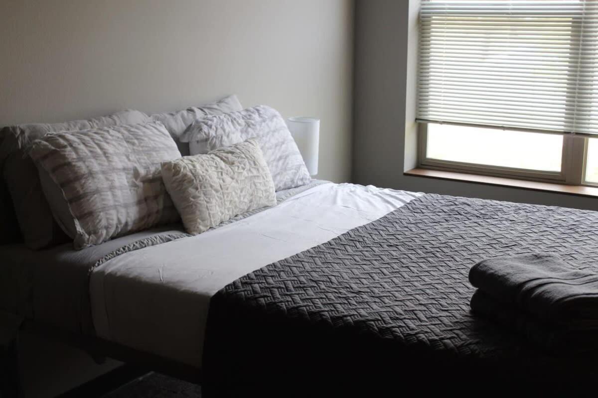 Spacious 2Br Suite Plus Patio Near Iowa State Ames Ngoại thất bức ảnh