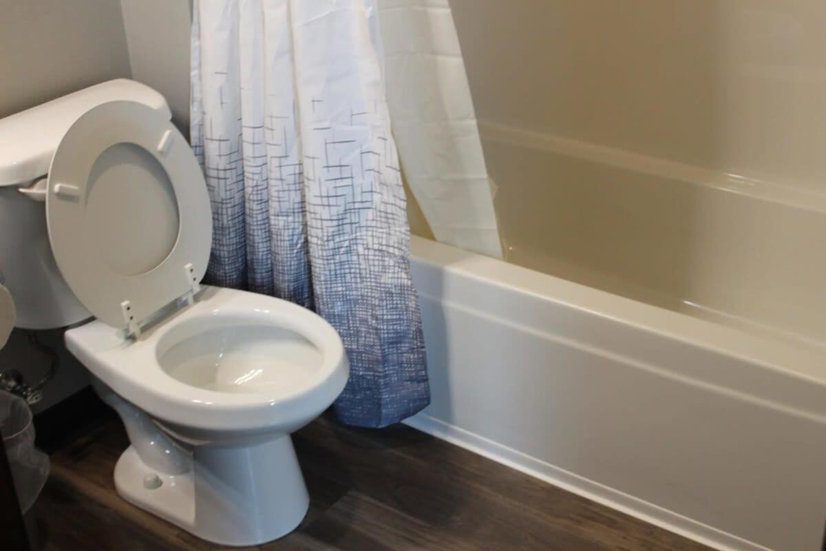 Spacious 2Br Suite Plus Patio Near Iowa State Ames Ngoại thất bức ảnh