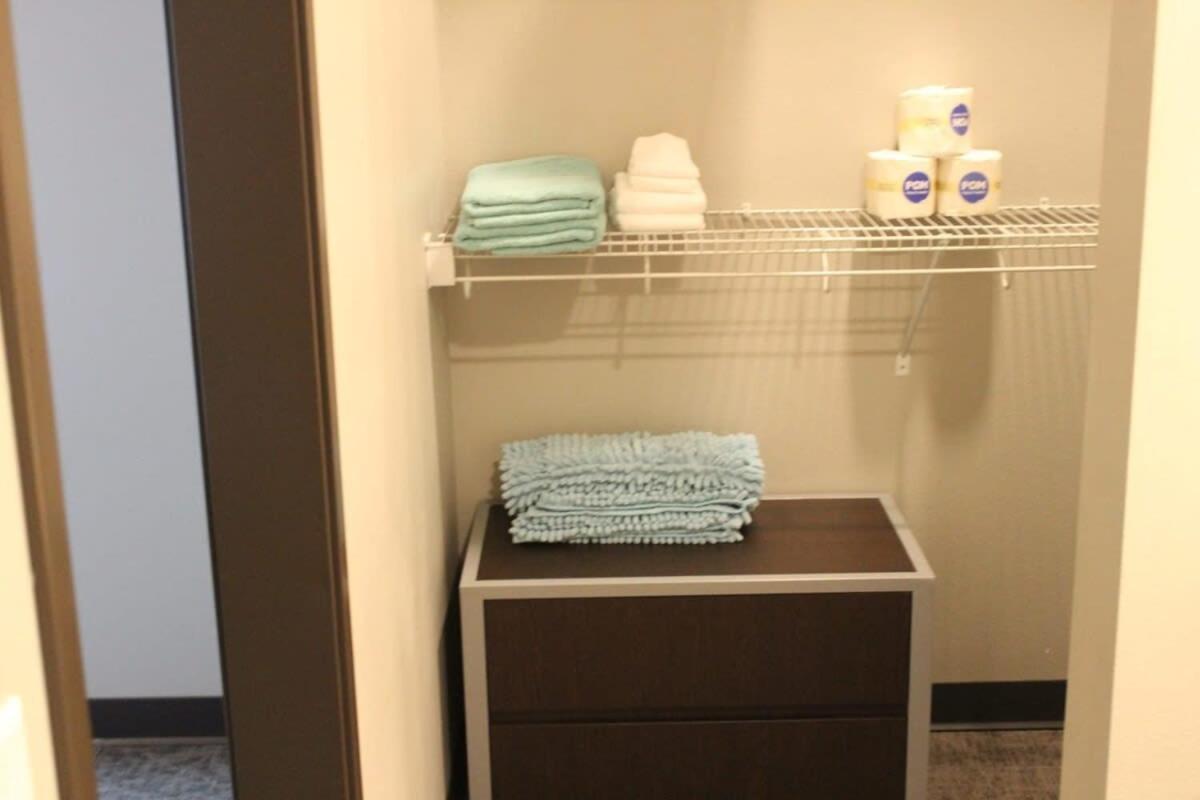 Spacious 2Br Suite Plus Patio Near Iowa State Ames Ngoại thất bức ảnh